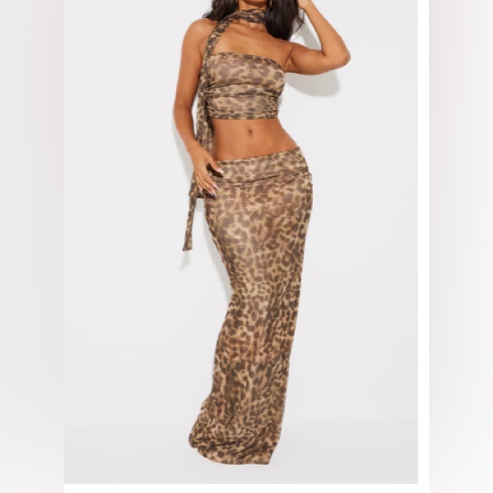 Two piece leopard set